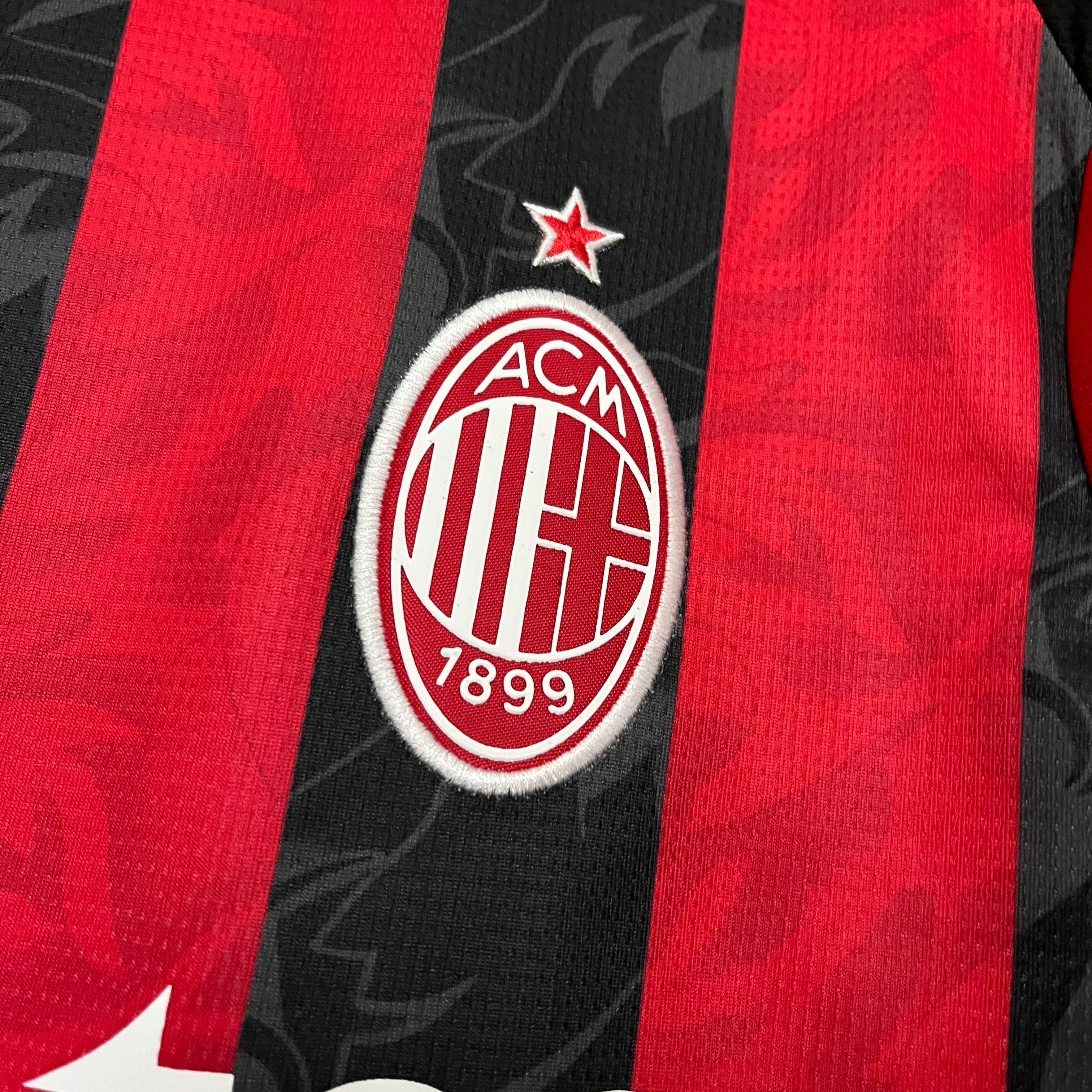 Milan I 25/26 Torcedor
